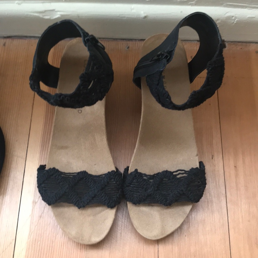 Black macramé wedges
